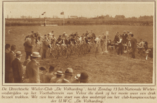 873156 Afbeelding van de start van de wedstrijd voor het clubkampioenschap van de Utrechtse wielerclub De Volharding, ...